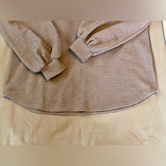 BiBi Clothing Sweater - Picture 8 of 8